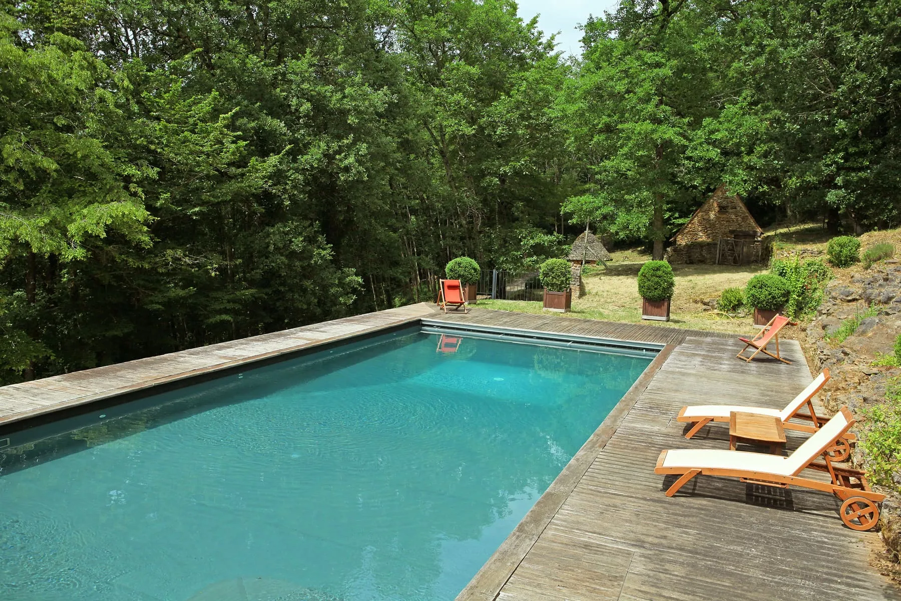 Jardin, piscine et tennis